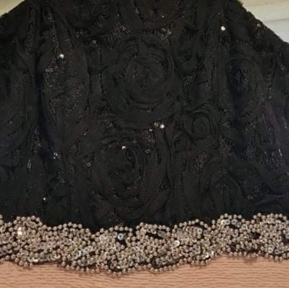 Beautiful Dress - Picture 4 of 4